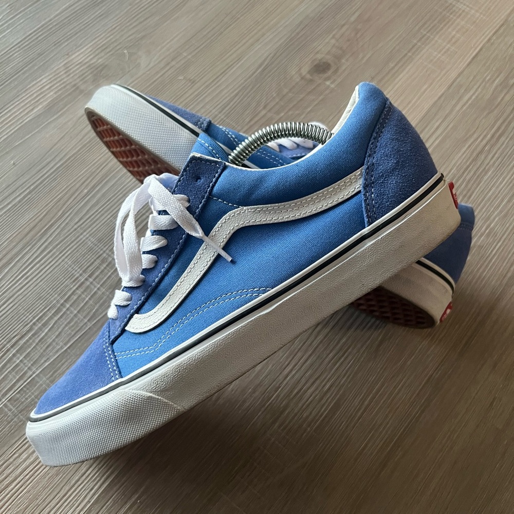 Vans Old Skool Classic Blue and White Sneakers Men’s 10.5/Women’s 12